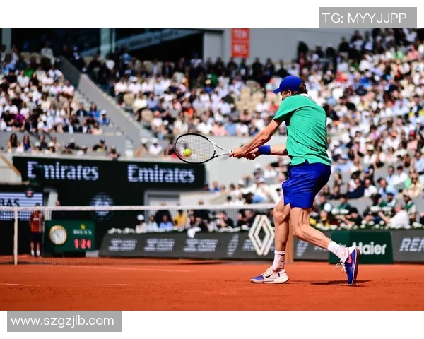 赛后复盘:成都网球队与广州网球队的精彩配合与战术分析 赛后复盘:成都网球队与广州网球队的精彩配合与战术分析